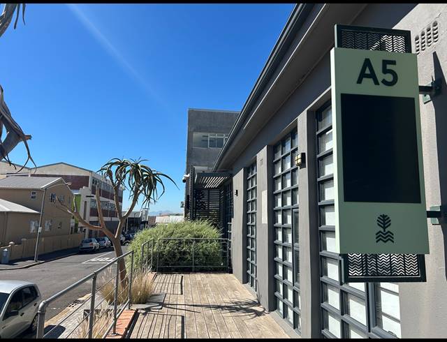297M² BUILDING TO LET IN SALT RIVER